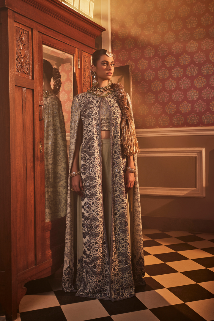 LONG CAPE IN GEORGETTE WITH GARARA PANTS AND BLOUSE