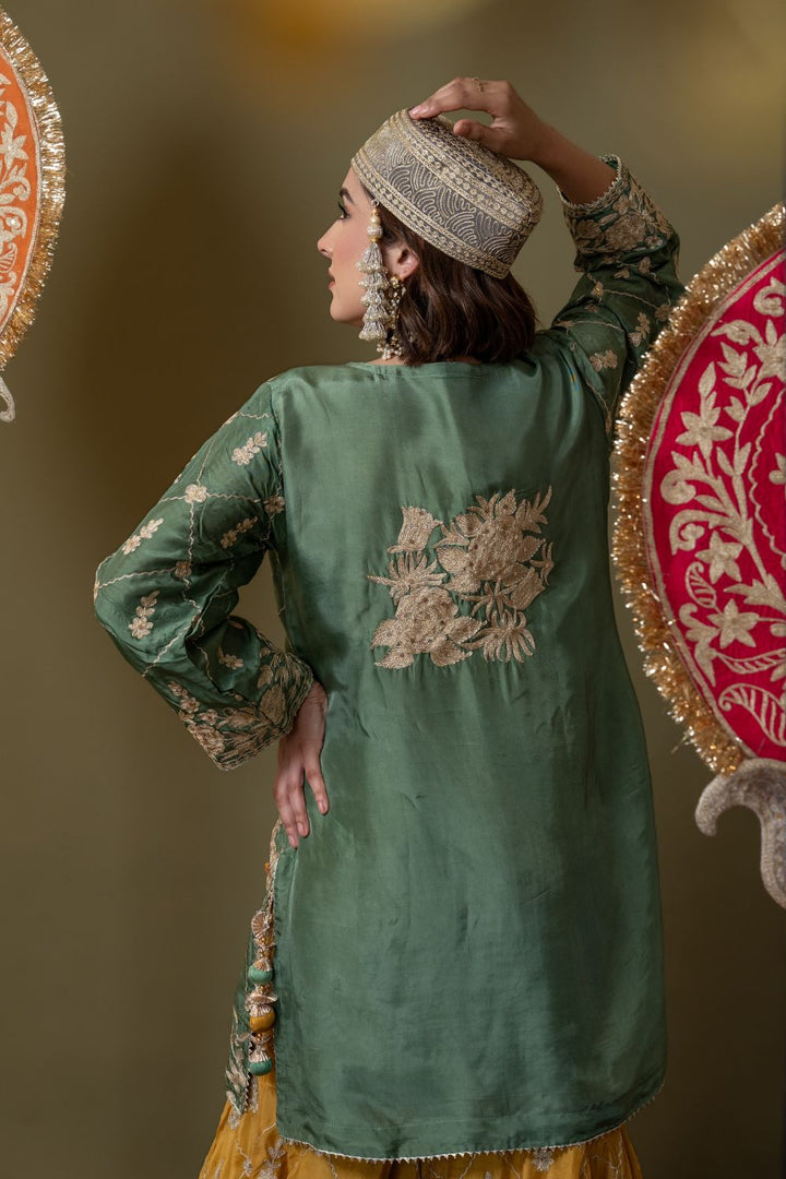 MEHREEN SHARARA SET