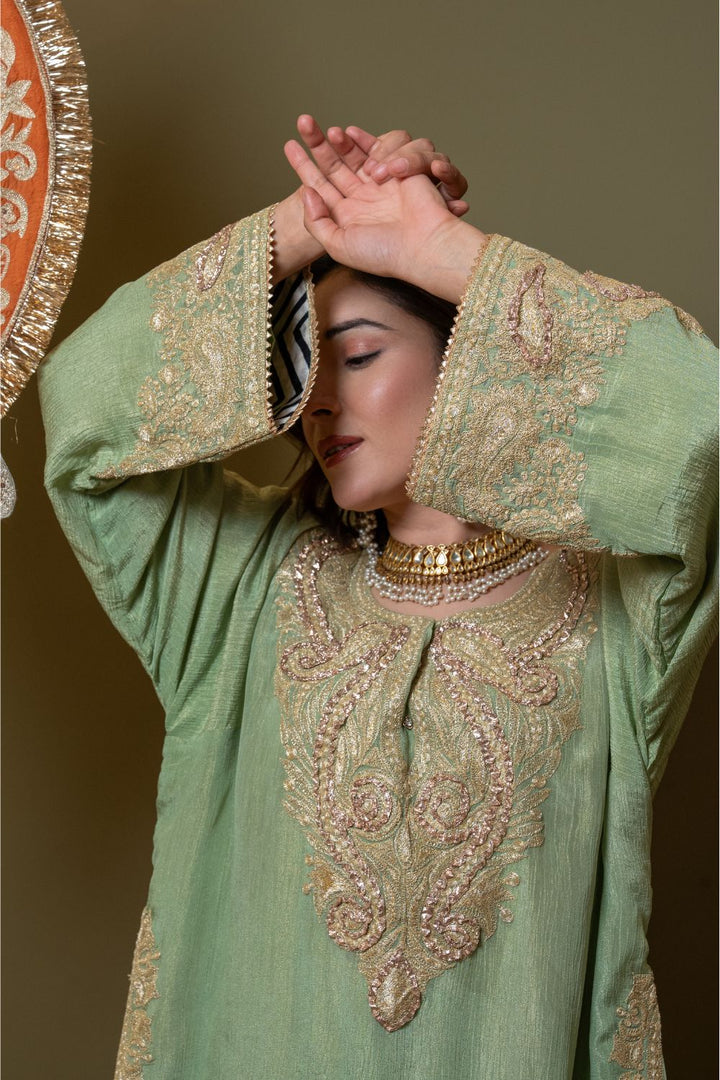 PAMPOSH PHIRAN SET