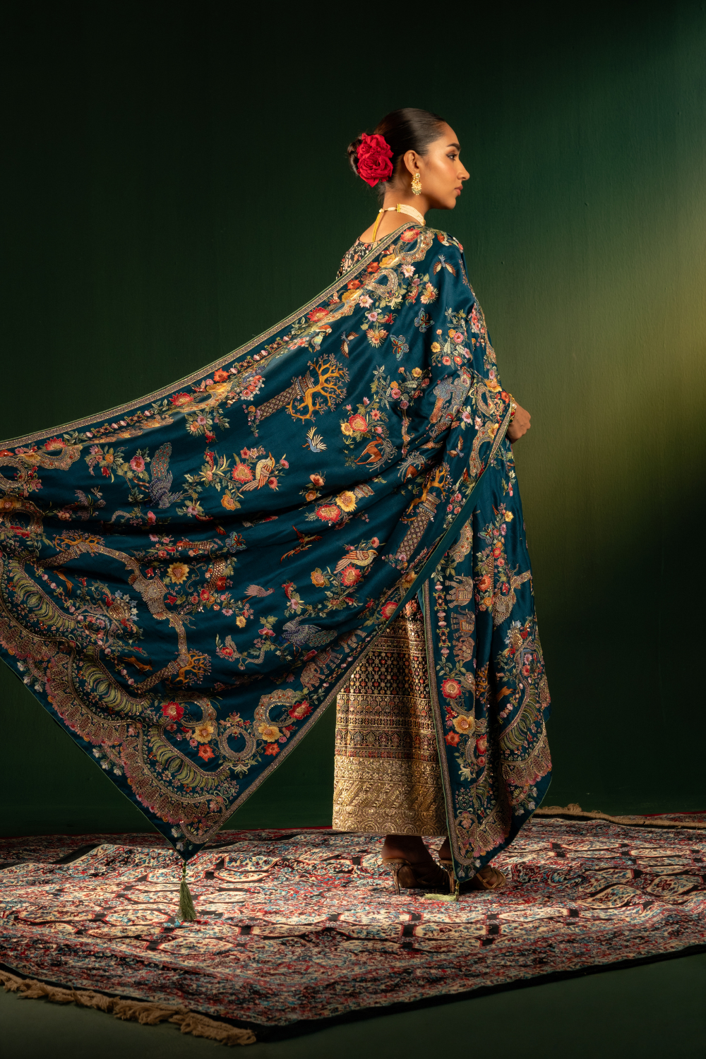 GARDEN OF LOVE SHAWL