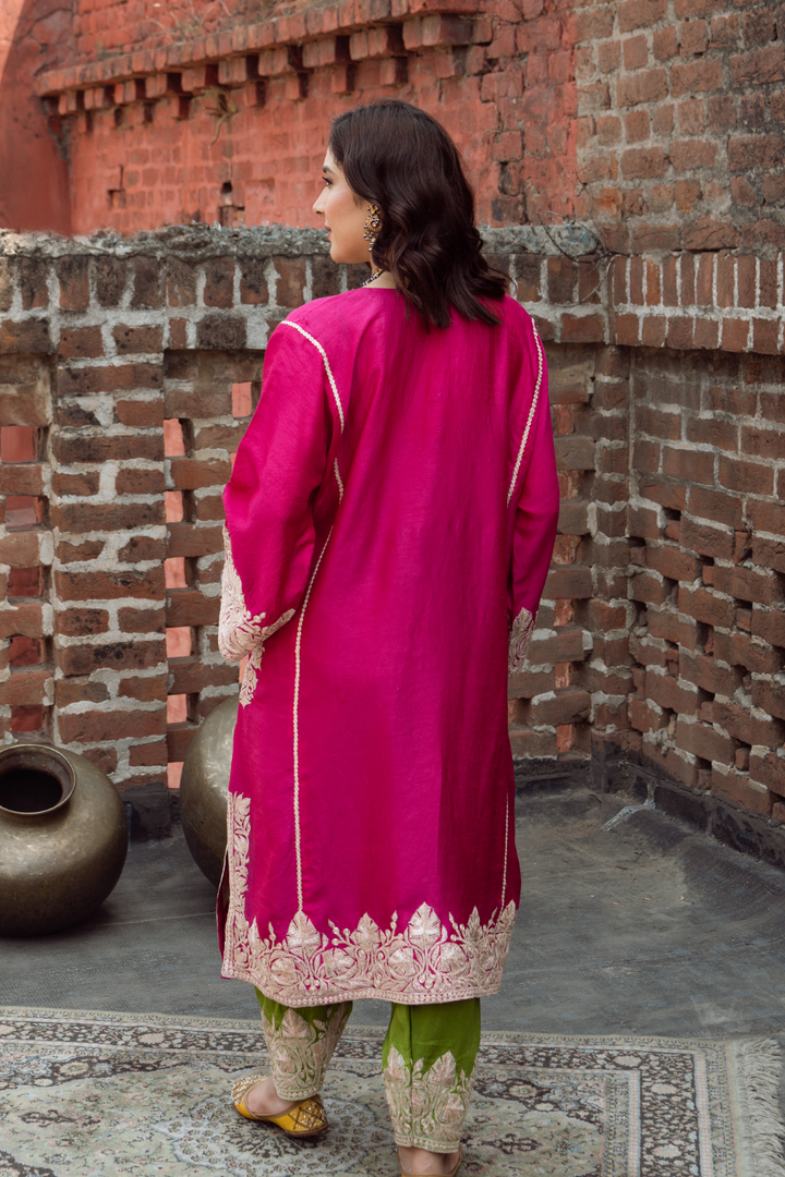 PINK EMBROIDERED TRADITIONAL KASHMIRI PHIRAN