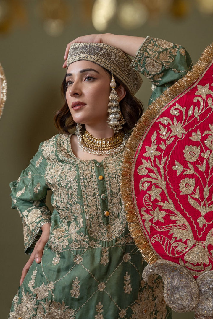 MEHREEN SHARARA SET