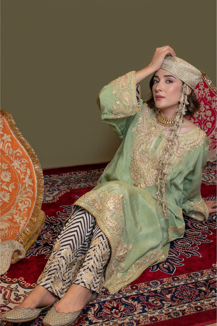 PAMPOSH PHIRAN SET