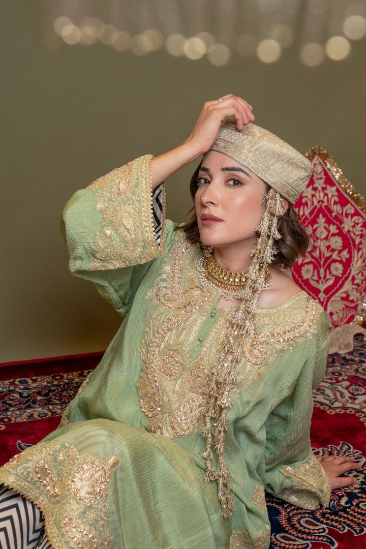 PAMPOSH PHIRAN SET