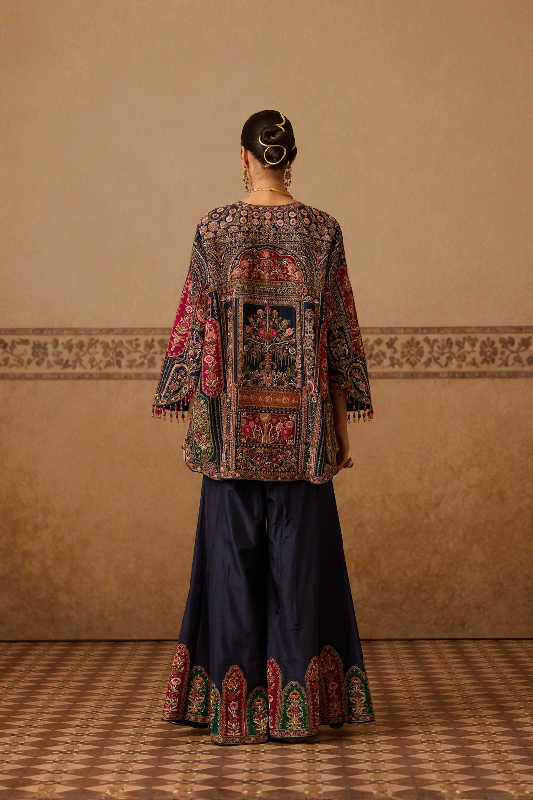 ALIYA JACKET &amp; GHARARA SET